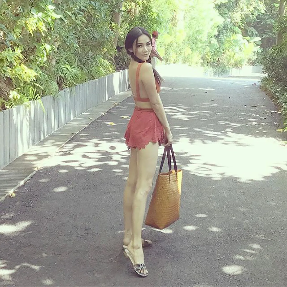 ซูมความแซ่บไซส์มินิ กิ๊บซี่ วนิดา อวดหุ่นเซ็กซี่ในชุดว่ายน้ำ