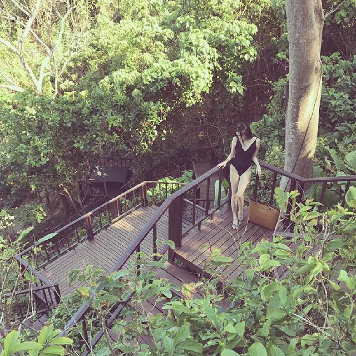 ซูมความแซ่บไซส์มินิ กิ๊บซี่ วนิดา อวดหุ่นเซ็กซี่ในชุดว่ายน้ำ