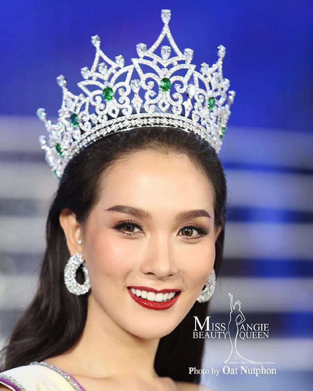 สวยชนะเลิศ! โม จิรัชยา คว้ามงกุฎ Miss International Queen 2016