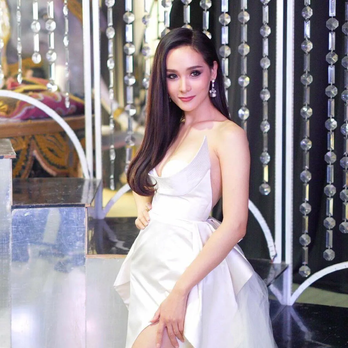 สวยชนะเลิศ! โม จิรัชยา คว้ามงกุฎ Miss International Queen 2016