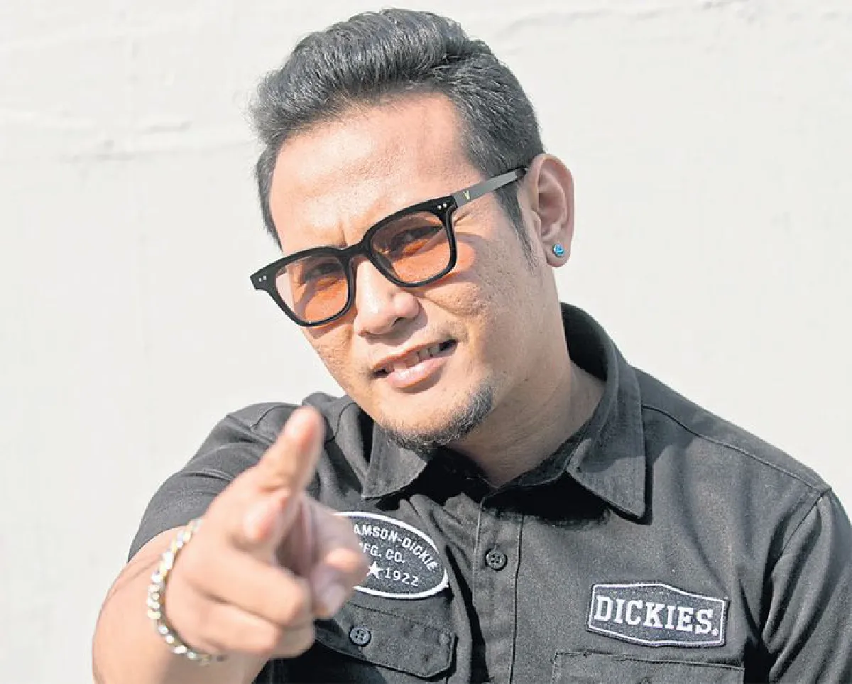 ชีวิตที่เต็มไปด้วยบาดแผล อานนท์ วัชรีวงศ์ ณ อยุธยา