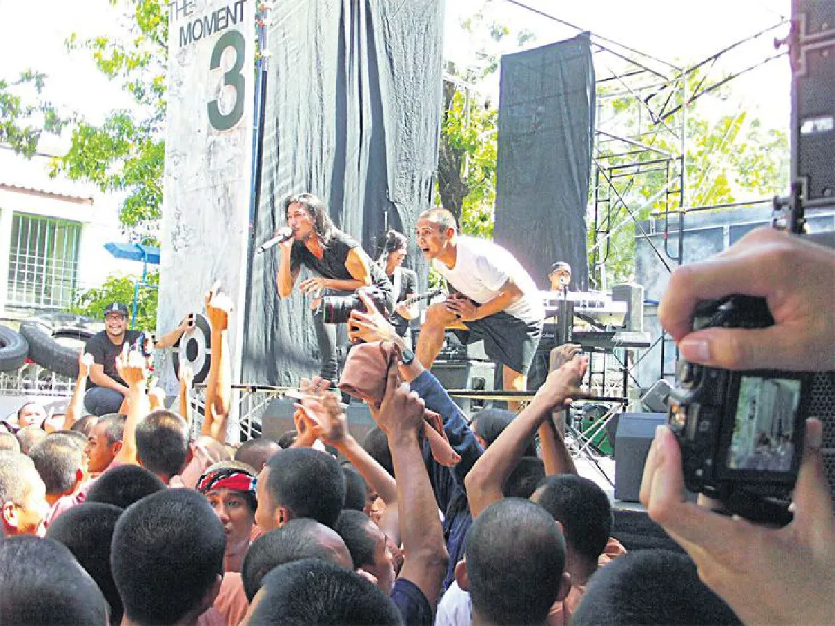 ชีวิตที่เต็มไปด้วยบาดแผล อานนท์ วัชรีวงศ์ ณ อยุธยา