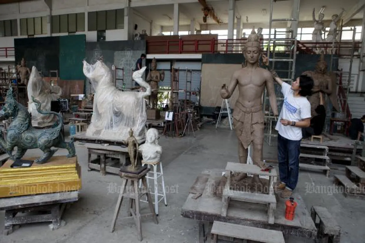 Royal Crematorium: 500 statues sculpted by craftsmen
