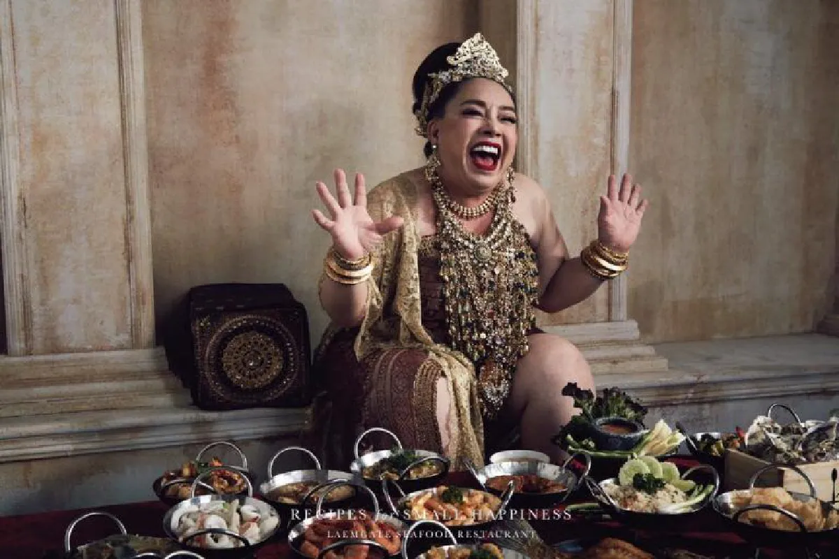 ใครๆก็หาว่าบ้า! ลีน่าจัง จัดเต็มหน้าผมถ่ายแฟชั่นรีวิวร้านอาหารดัง