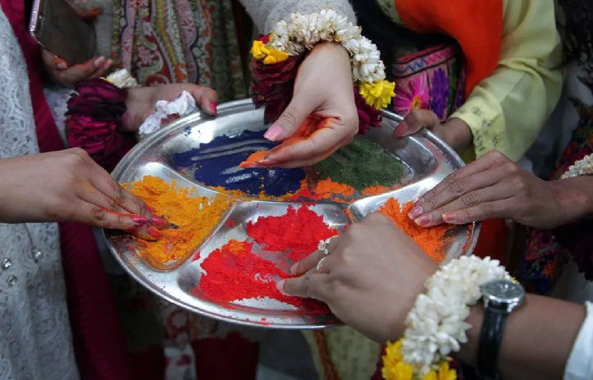 ชมความสวยงามหลากสีสันในเทศกาลโฮลีที่อินเดีย