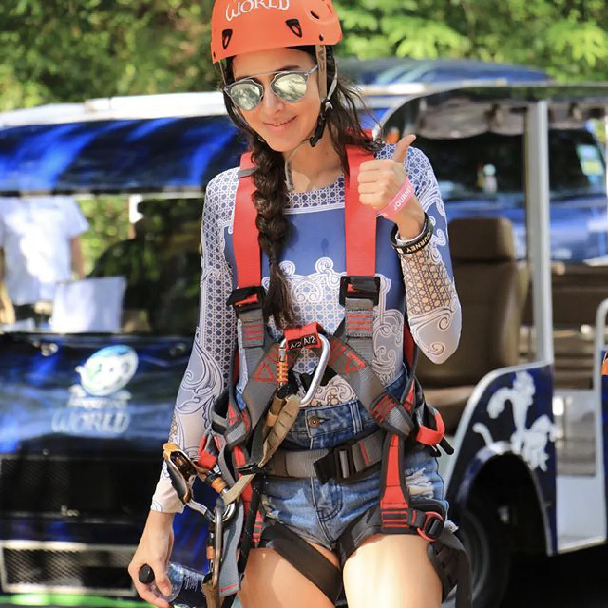 สวยสะกดทุกสายตา ศรีริต้า อวดหุ่นเซ็กซี่โชว์ผิวขาวออร่าริมทะเลภูเก็ต