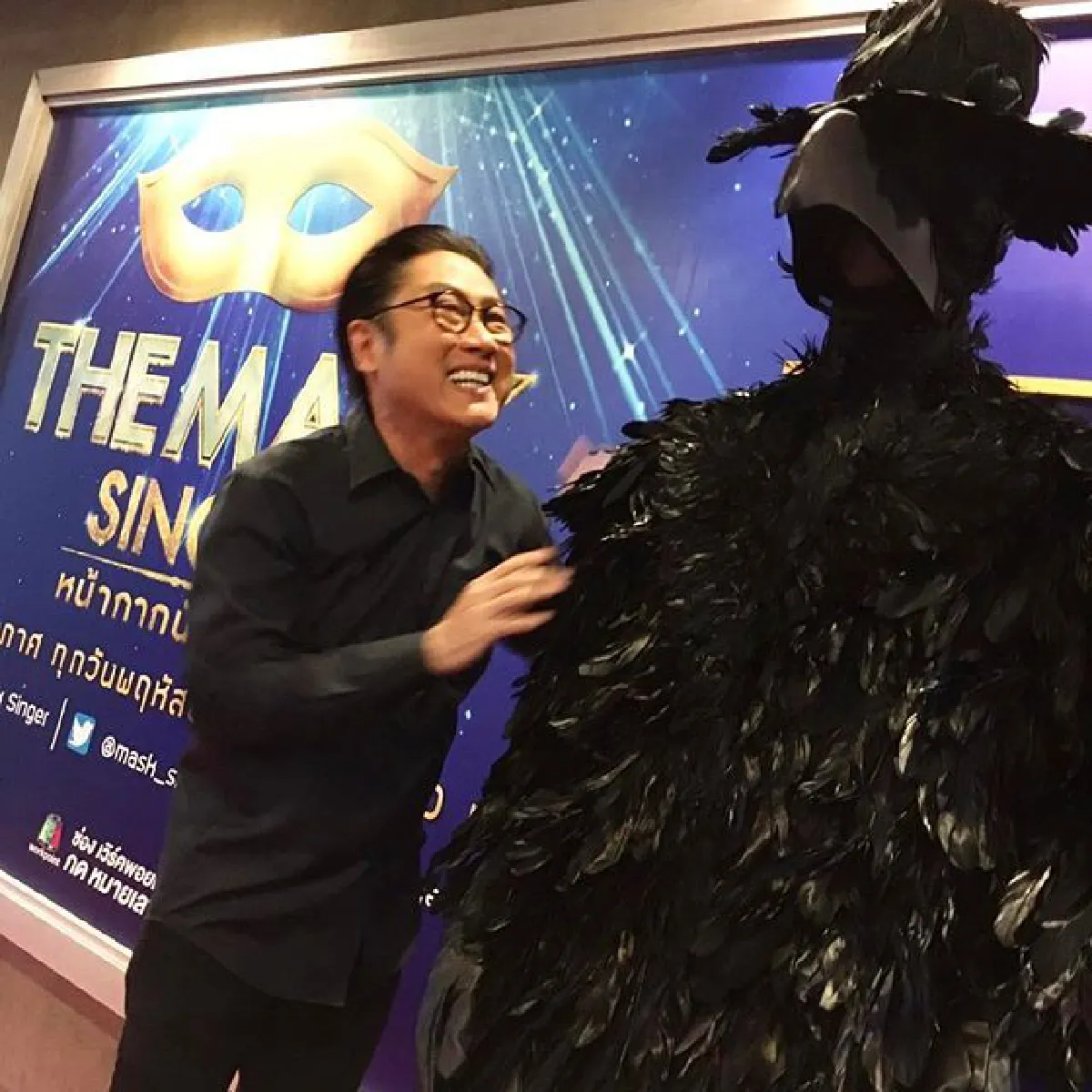 ชมความน่ารักเป็นกันเองของ เสี่ยตา ปัญญา ล้อมวงกินข้าวกับลูกน้อง