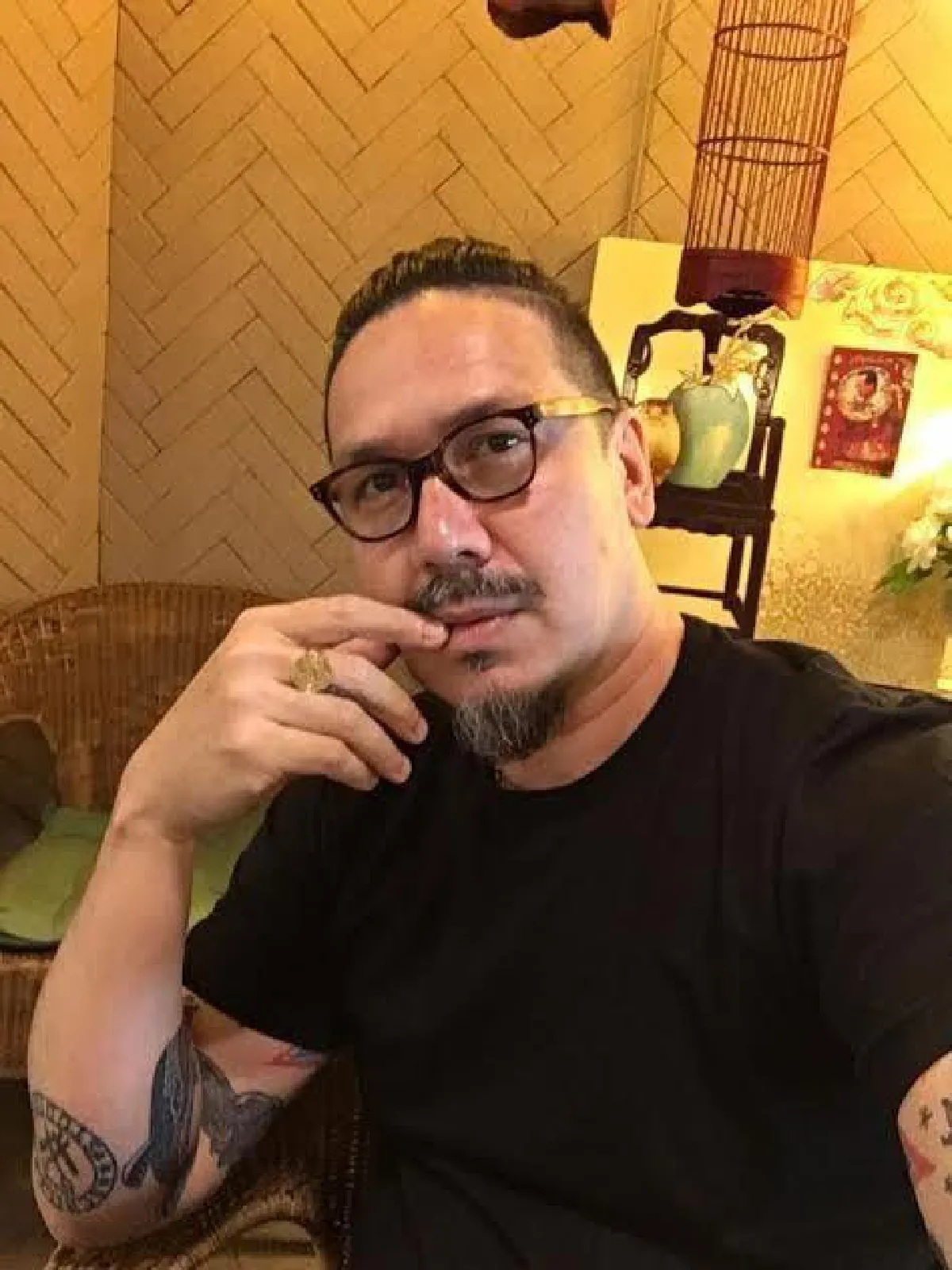 "อวดมากยิ่งเป็นผลเสียกับตัวเอง" เกริก ชิลเลอร์ โพสต์เตือนสติคนใช้โซเชียลแบบผิดๆ