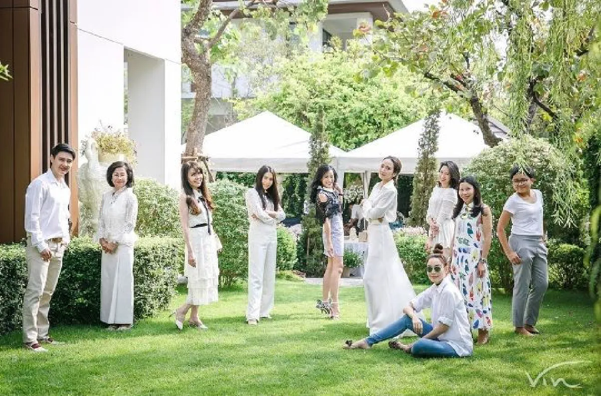 ส่องภาพสุดอบอุ่น! อั้ม พัชราภา จัดงานทำบุญขึ้นบ้านใหม่สวยอลังการ