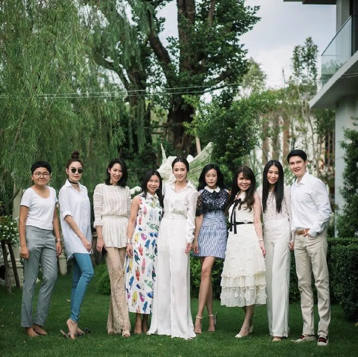 ส่องภาพสุดอบอุ่น! อั้ม พัชราภา จัดงานทำบุญขึ้นบ้านใหม่สวยอลังการ