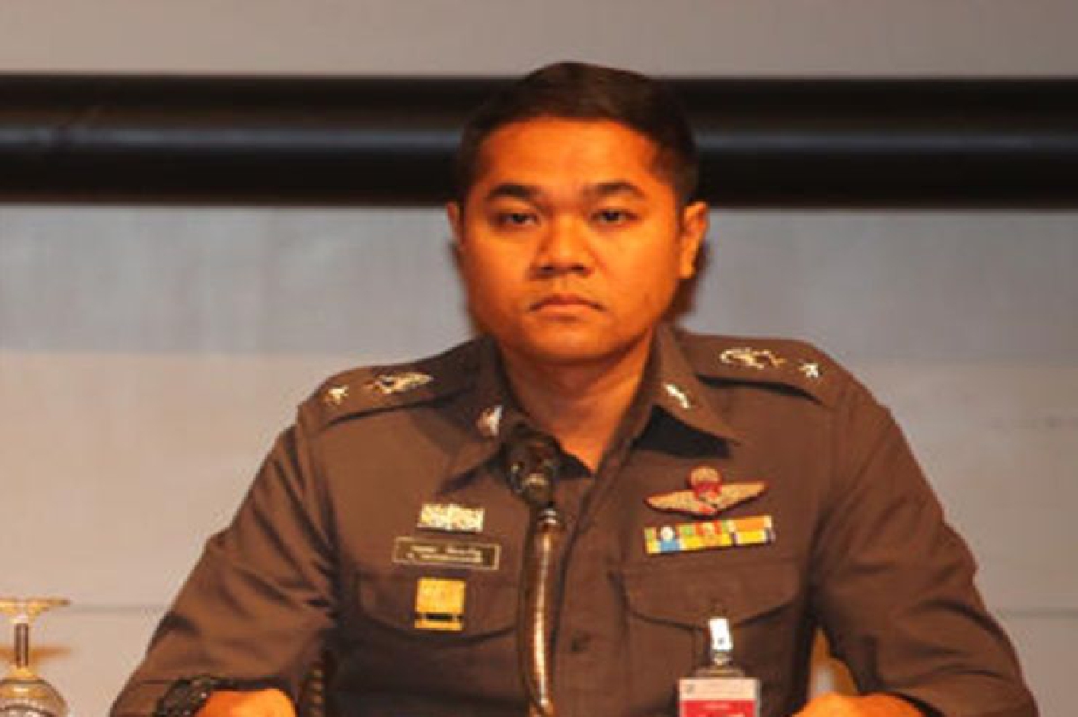 เด้ง 2 ตำรวจสมุทรปราการปมช่วยขนนอแรด เด้ง 2 ตำรวจสมุทรปราการปมช่วยขนนอแรด