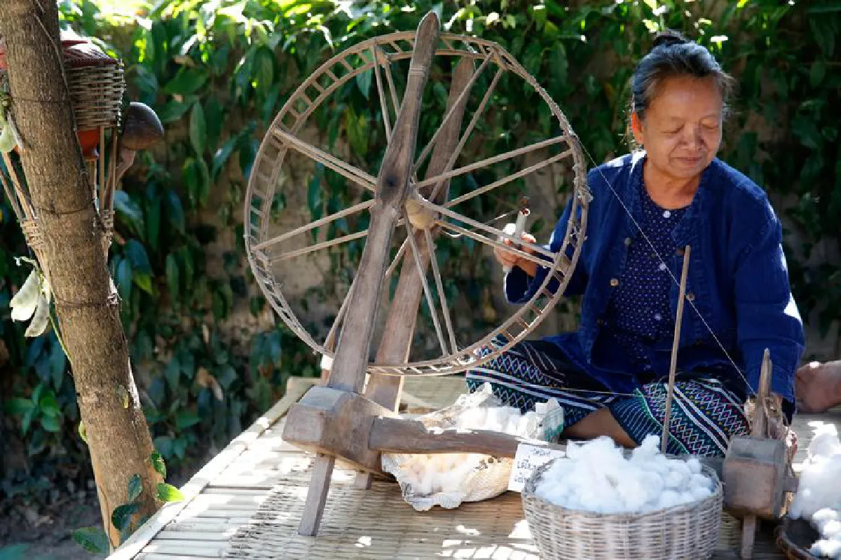 ชนบทของต่างจังหวัด บ้านปง-ห้วยลาน หมู่บ้านในป่าไม่ห่างจากเมือง