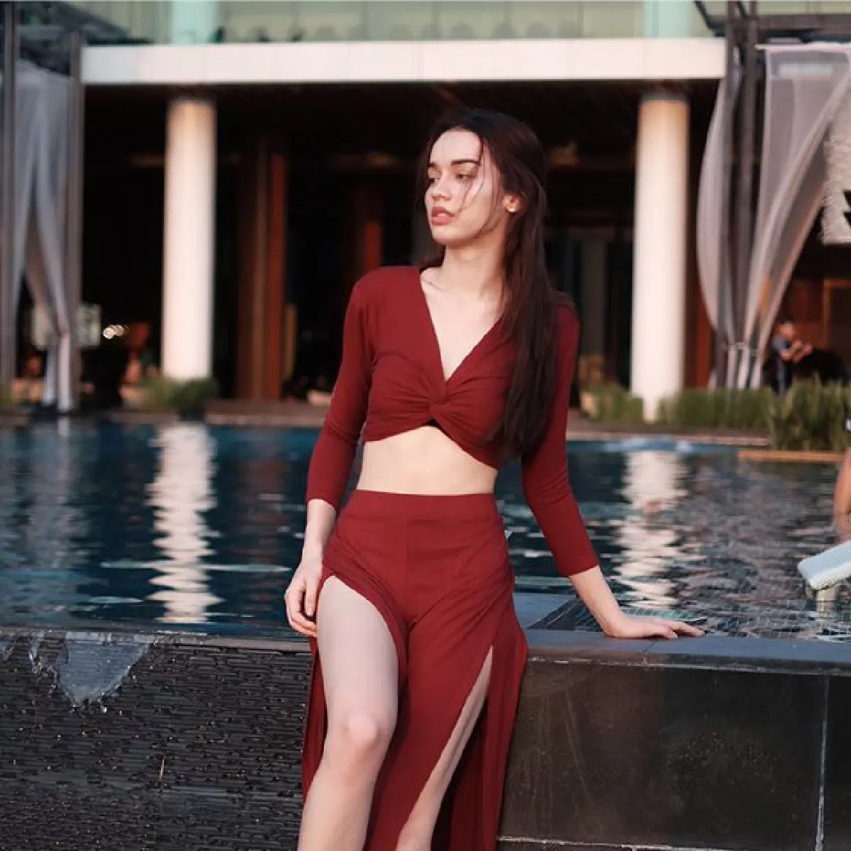 จัดว่าเด็ดมาก! 5 สาวสุดแซ่บทีมบี น้ำทิพย์ อวดหุ่นเซ็กซี่ริมทะเล