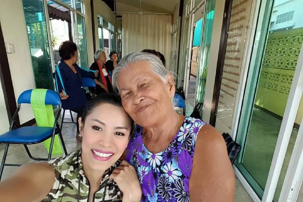 อังคณา ศรีเกษม โยคะสูงวัย ยืดอายุบำบัดใจ