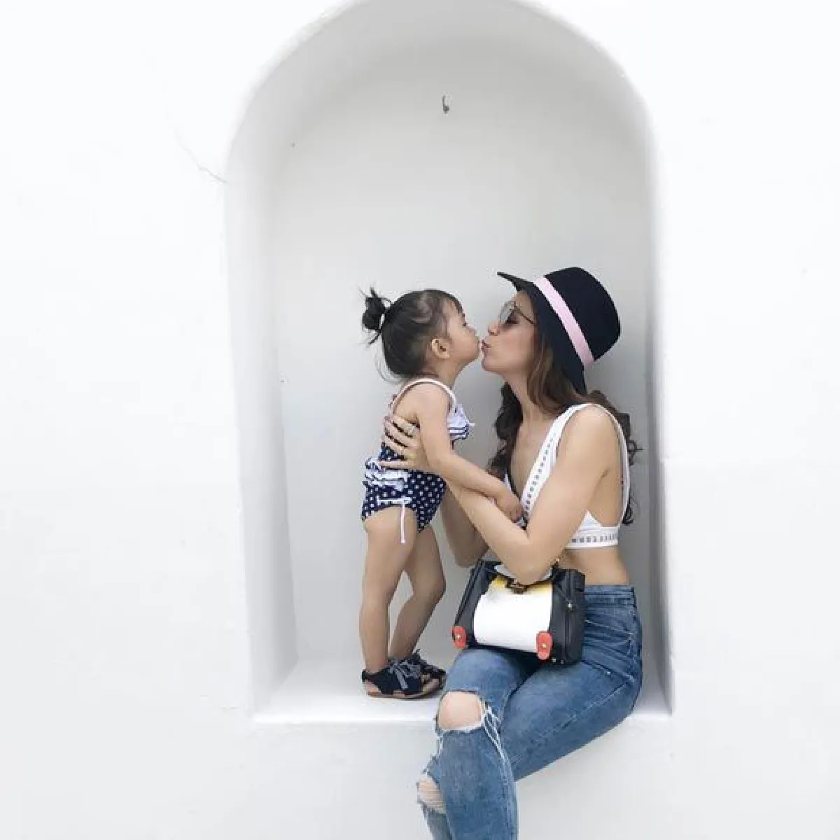 อื้อหือ..เป๊ะเว่อร์! ส่องภาพ พลอย ชิดจันทร์ คุณแม่ลูกสี่ที่หุ่นแซ่บมาก