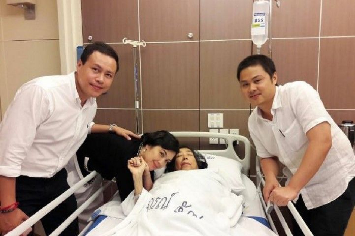 น้ำใจคนไทย! โบ ชญาดา ขอบคุณจิตอาสาฝ่ารถติดพาคุณแม่ส่งรพ.ทันเวลา น้ำใจคนไทย! โบ ชญาดา ขอบคุณจิตอาสาฝ่ารถติดพาคุณแม่ส่งรพ.ทันเวลา