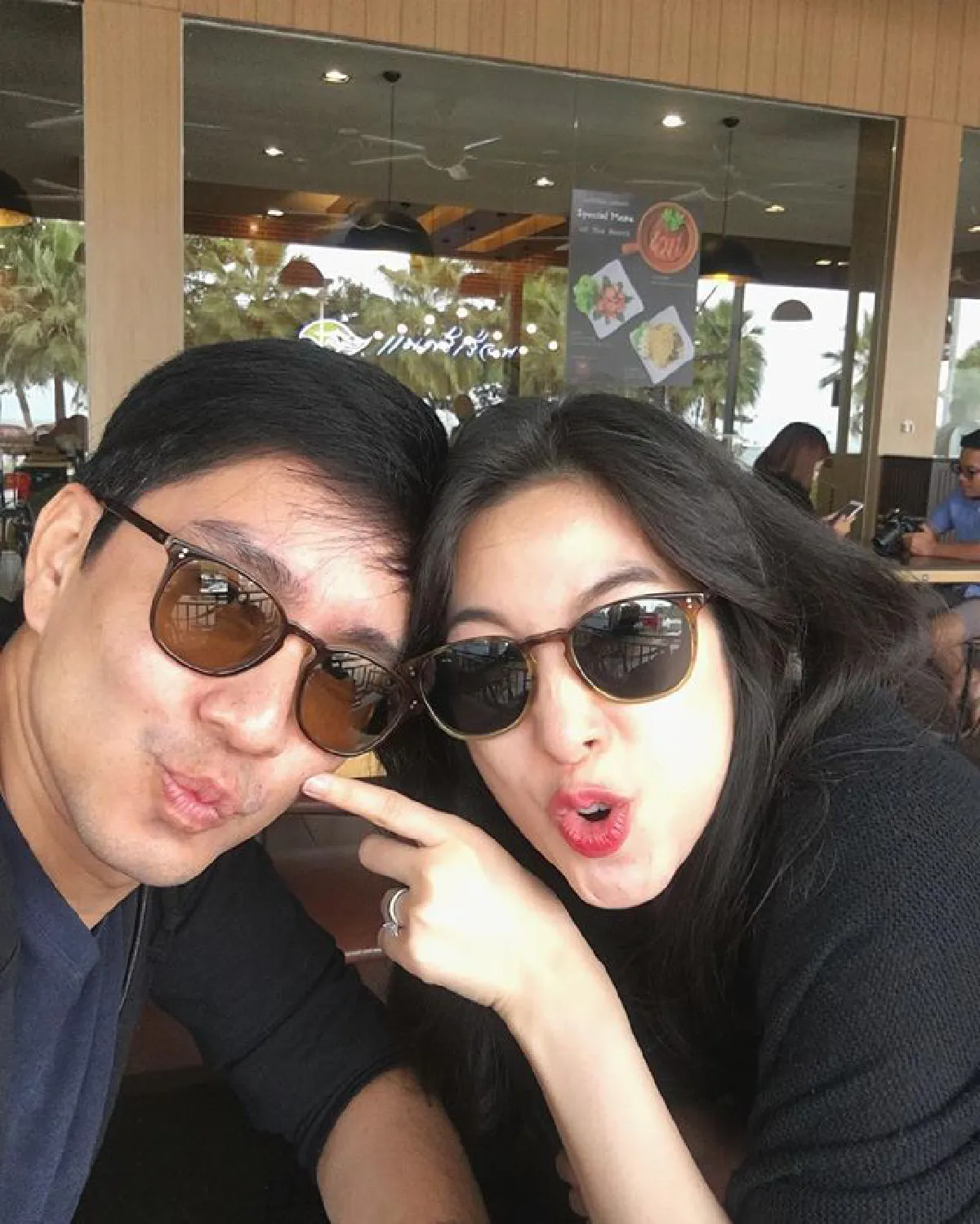 "อยู่ข้างๆกัน..จนกว่าใครคนหนึ่งจะขี้เกียจหายใจ" กัปตัน-เอ้ก โพสต์ซึ้งครบรอบ 1 ปี