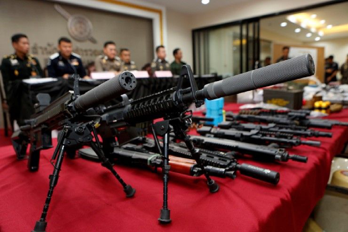 ออกหมายจับ "โกตี๋" พร้อมพวก7คนข้อหามีอาวุธสงคราม ออกหมายจับ "โกตี๋" พร้อมพวก7คนข้อหามีอาวุธสงคราม