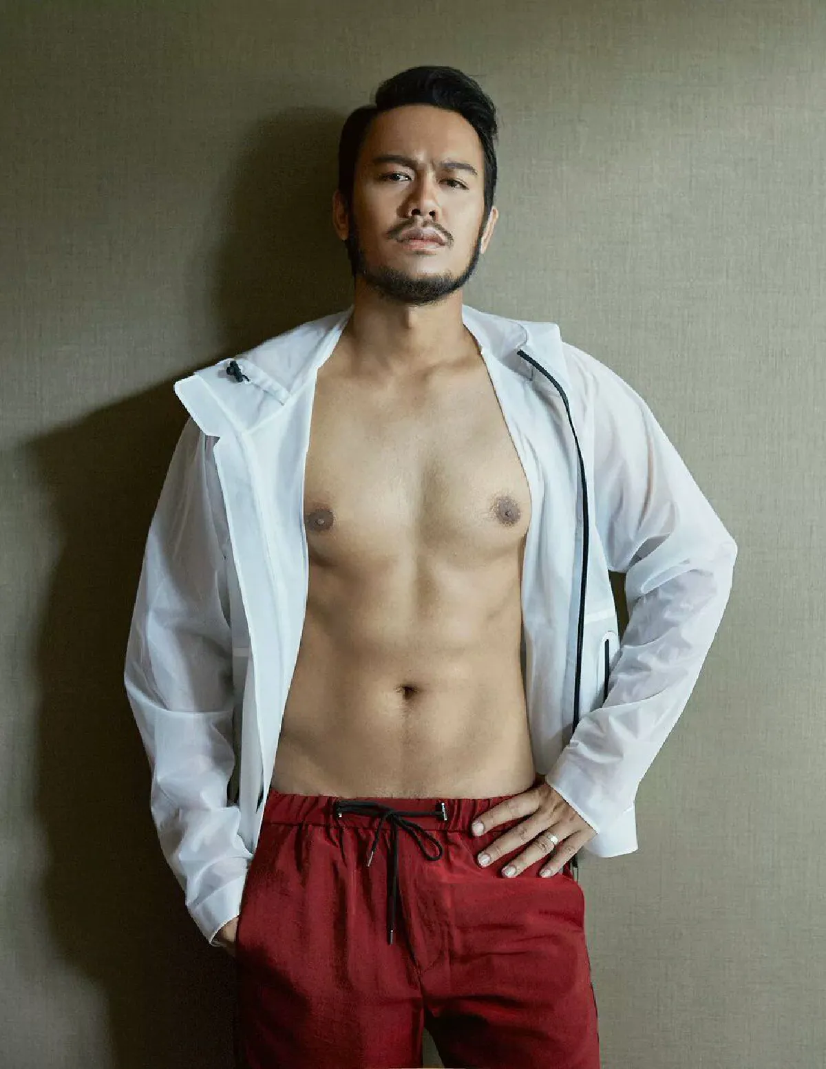 หล่อไม่ธรรดา..ขยี้ตารัวๆ! สิงโต นำโชค อวดหุ่นแซ่บโพสท่าถ่ายแฟชั่นสุดคูล