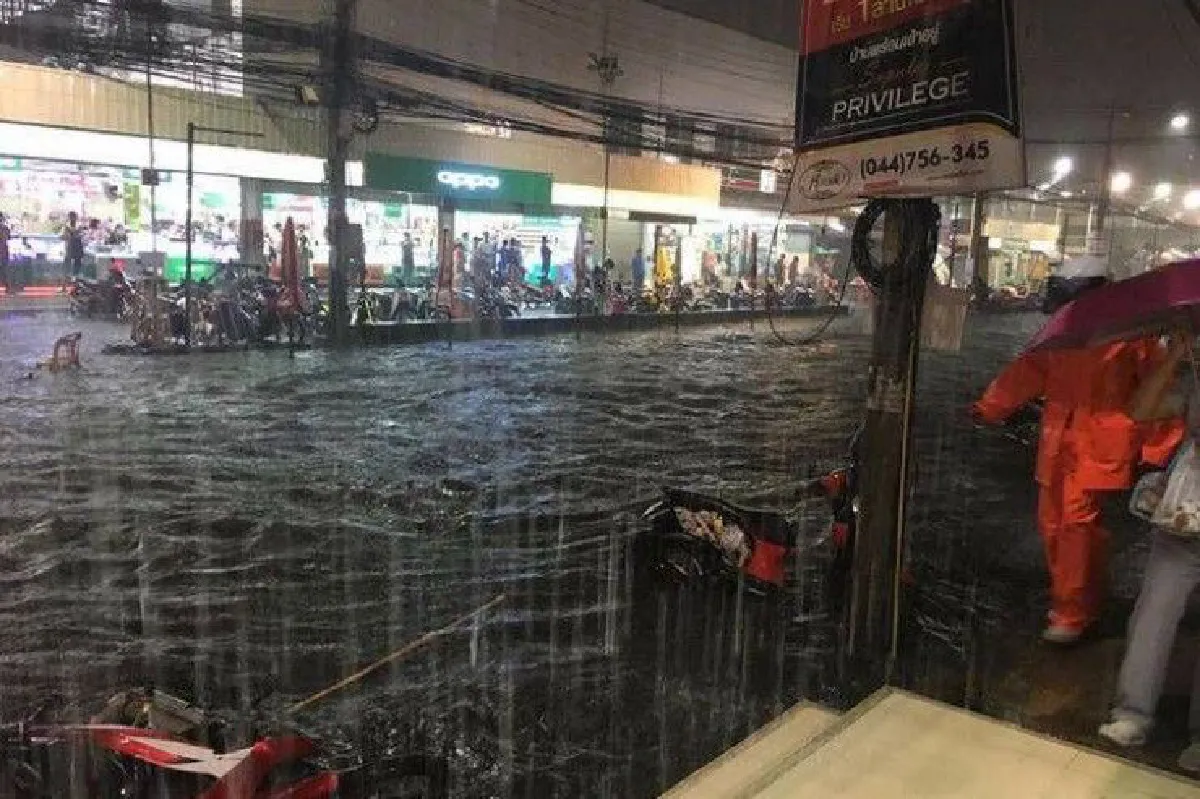 ฤทธิ์พายุฤดูร้อน!โคราชเจอฝนถล่มน้ำท่วมสูง