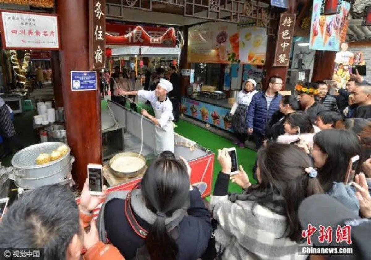 หนุ่มร่อนบะหมี่นักเต้นออกจากงานแล้ว เจ้านายเผยดังแล้วเหลิง