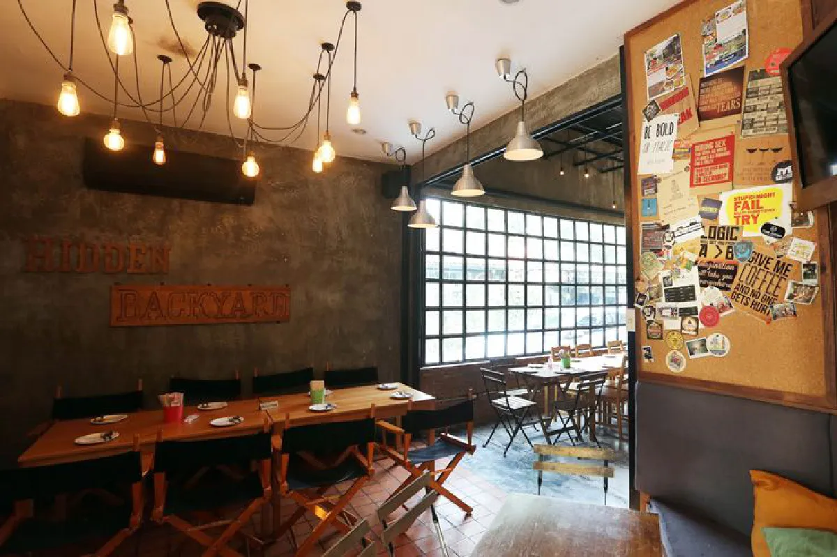 สุขใจในสวนหลังบ้าน ฮิดเดน แบ็คยาร์ด