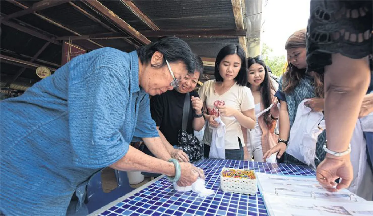 เสกลายหม้อห้อมย้อมเย็น @บ้านทุ่งโฮ้ง เมืองแพร่