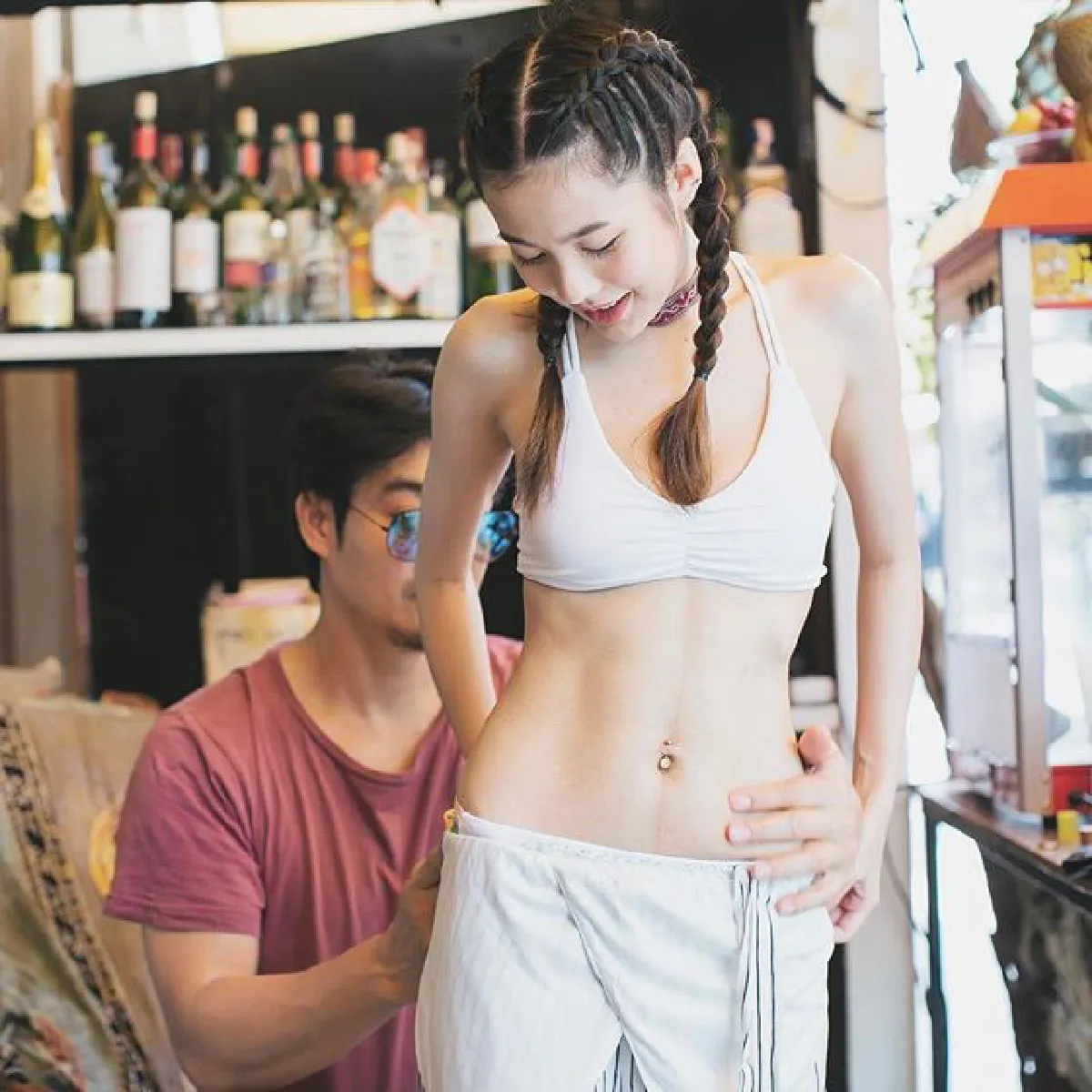 ส่องภาพหวานหนักมาก โอ๊ต วรวุฒิ ควง จีน่า ภรรยาเด็กเที่ยวทะเล