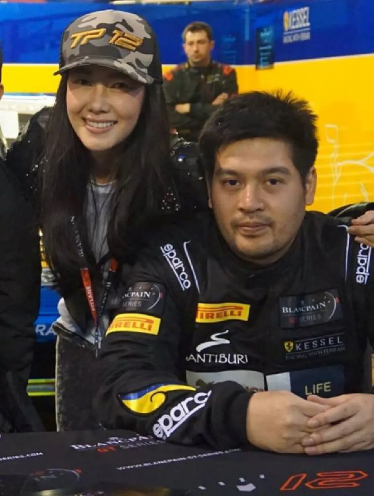 กำลังใจสำคัญ! นุ่น วรนุช ตามเชียร์ ต๊อด ปิติ แข่งรถติดขอบสนามที่อิตาลี