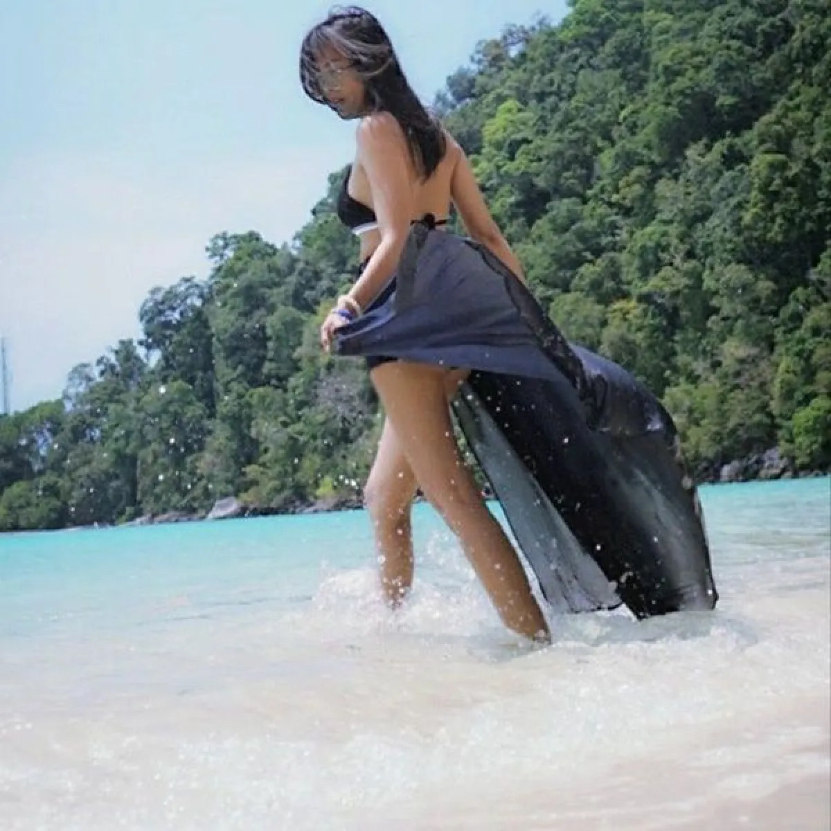 ซูมความแซ่บ! แอ๊นท์ แฟนปั๋ง ประกาศิต อวดหุ่นสวยเป๊ะในชุดว่ายน้ำ