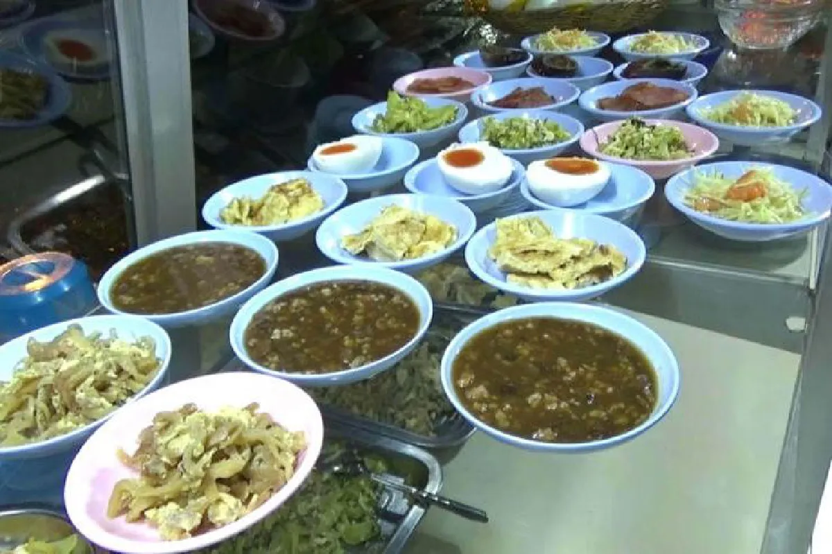 ข้าวต้ม 5 บาท ขวัญใจผู้มีรายได้น้อย