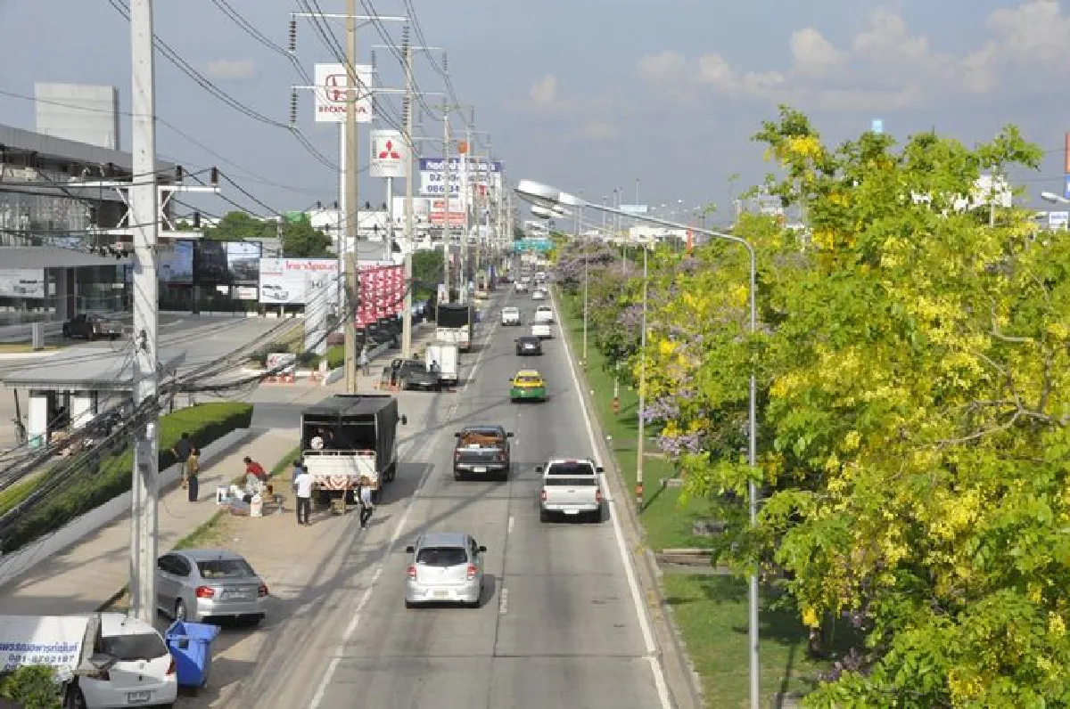 จราจรมิตรภาพก่อนสงกรานต์ยังคล่องตัวตลอดสาย