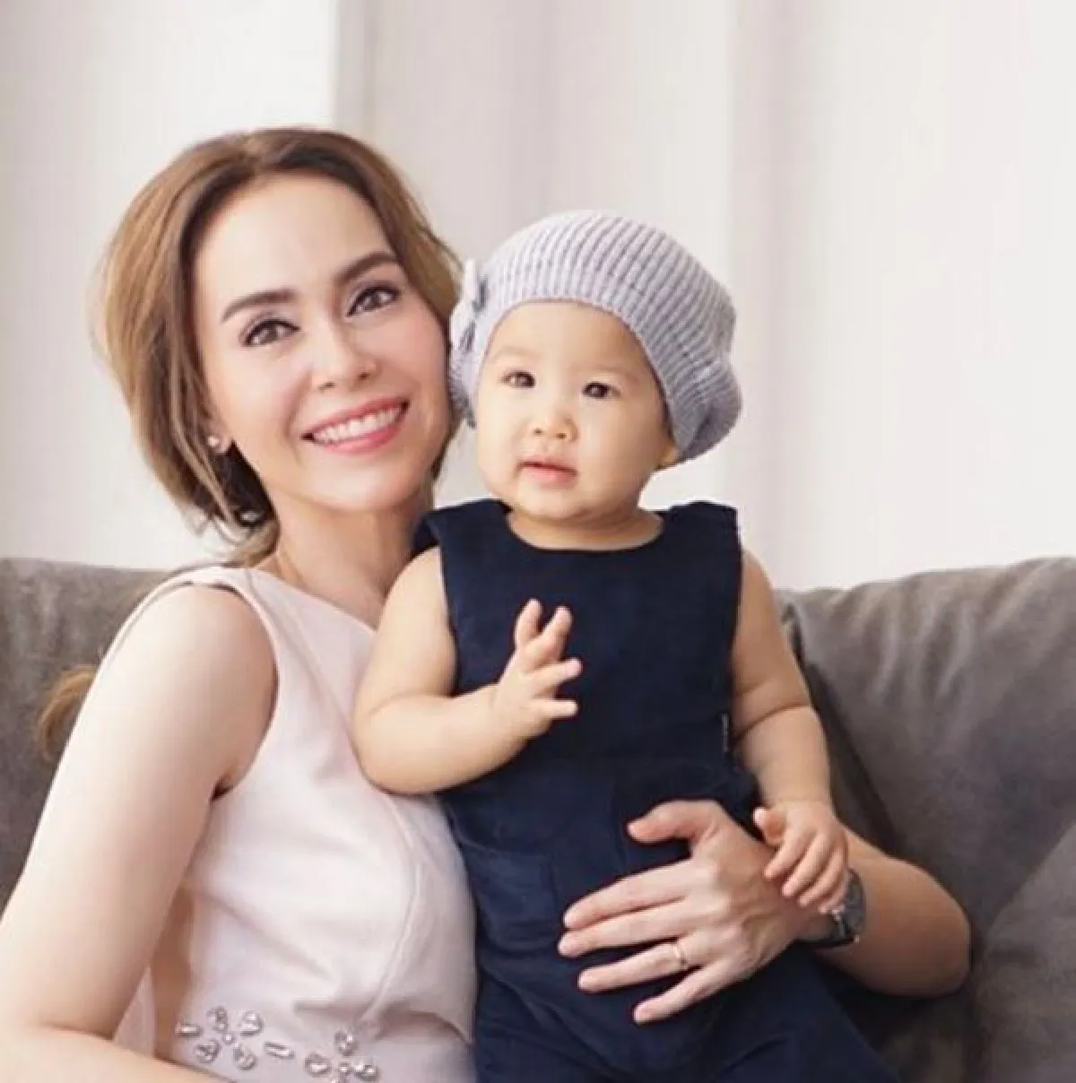 ลูกจ๋ามาสักที! นัท-อั้ม สนุกกับการเลี้ยงหลาน ซ้อมเป็นคุณพ่อคุณแม่ในอนาคต