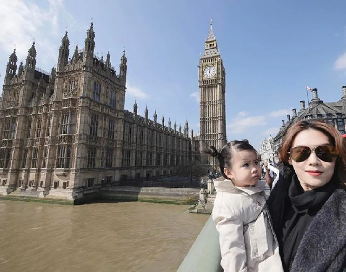 ส่องภาพน่ารัก พ่อหนุ่ม-แม่เมย์ พาลูกสาว น้องมายู เที่ยวเริงร่ายุโรป