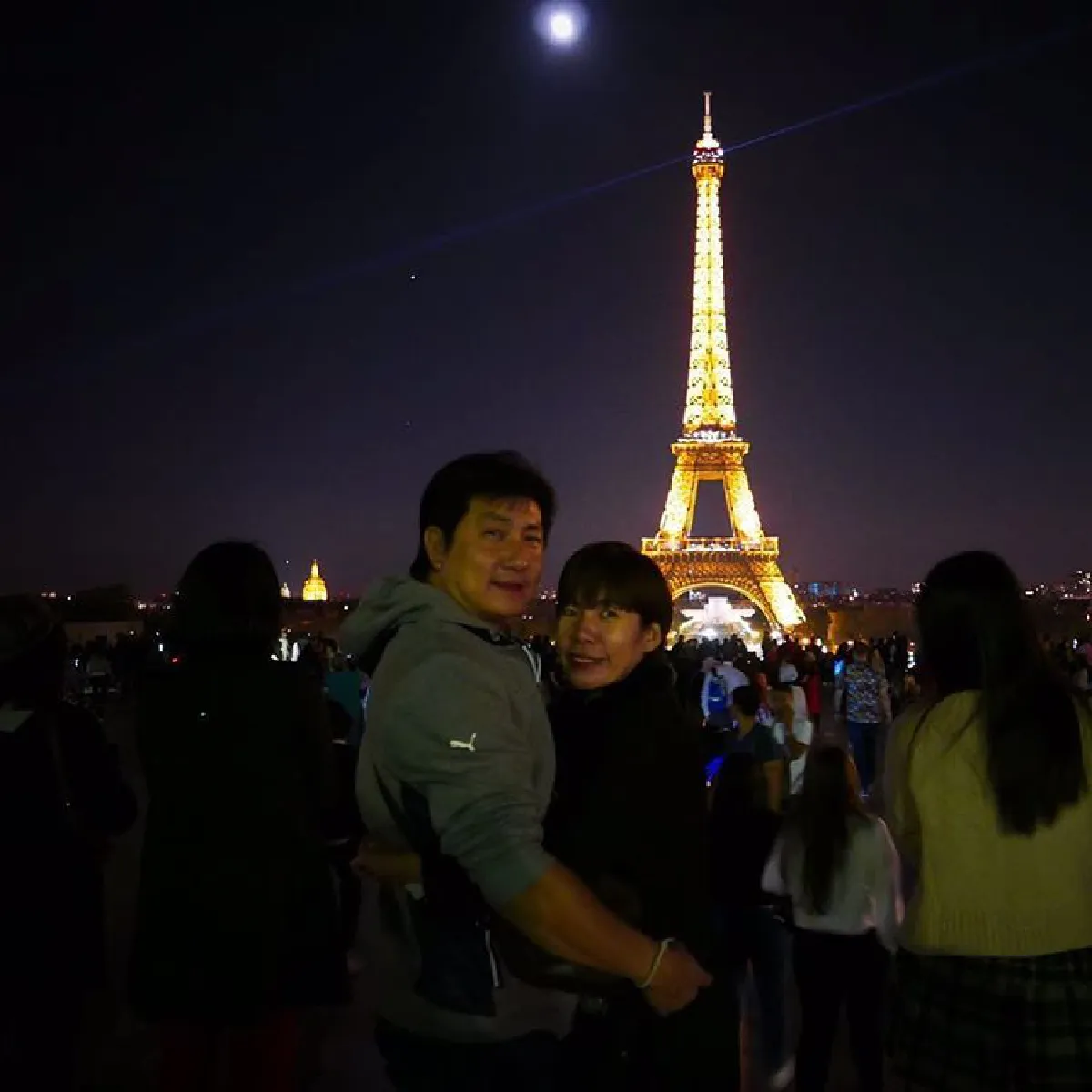 "ไม่มีลูกแต่เรามีกัน" ดีเจอ้อย ควงสามีทัวร์ยุโรปฉลองครบรอบแต่ง 9 ปี