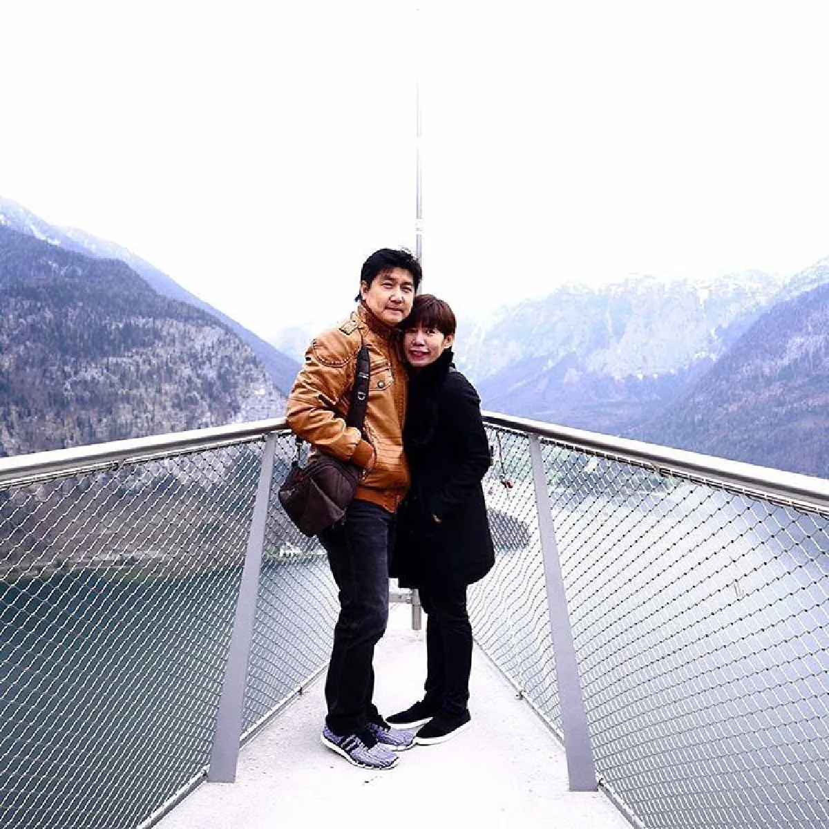 "ไม่มีลูกแต่เรามีกัน" ดีเจอ้อย ควงสามีทัวร์ยุโรปฉลองครบรอบแต่ง 9 ปี