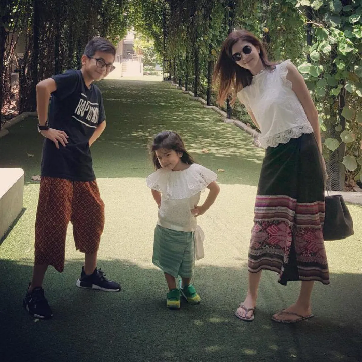 น้องมะลิ โชว์ร้องเพลง "เริงสงกรานต์" เนื้อไม่เป๊ะแต่ความน่ารักจัดเต็ม