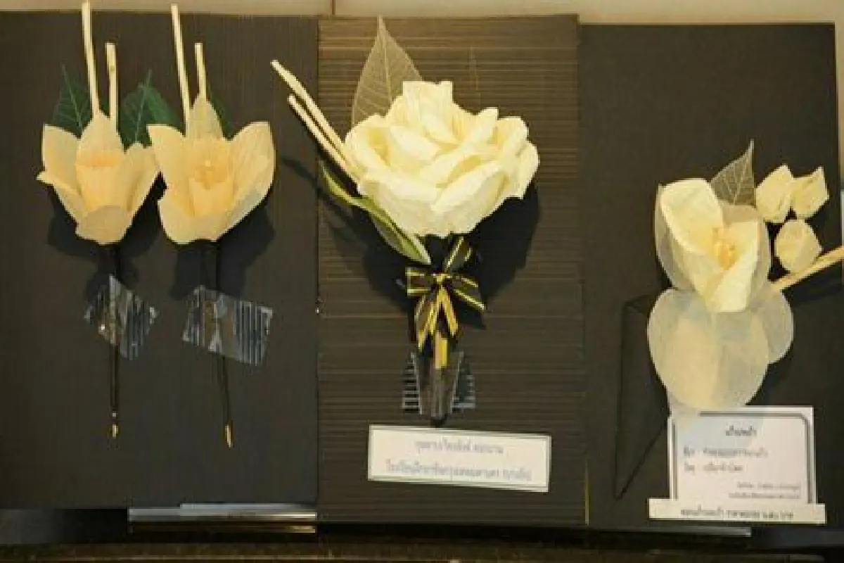 3 ล้านดอกไม้จันทน์ 36 แบบ ถวายพระเพลิงพระบรมศพ