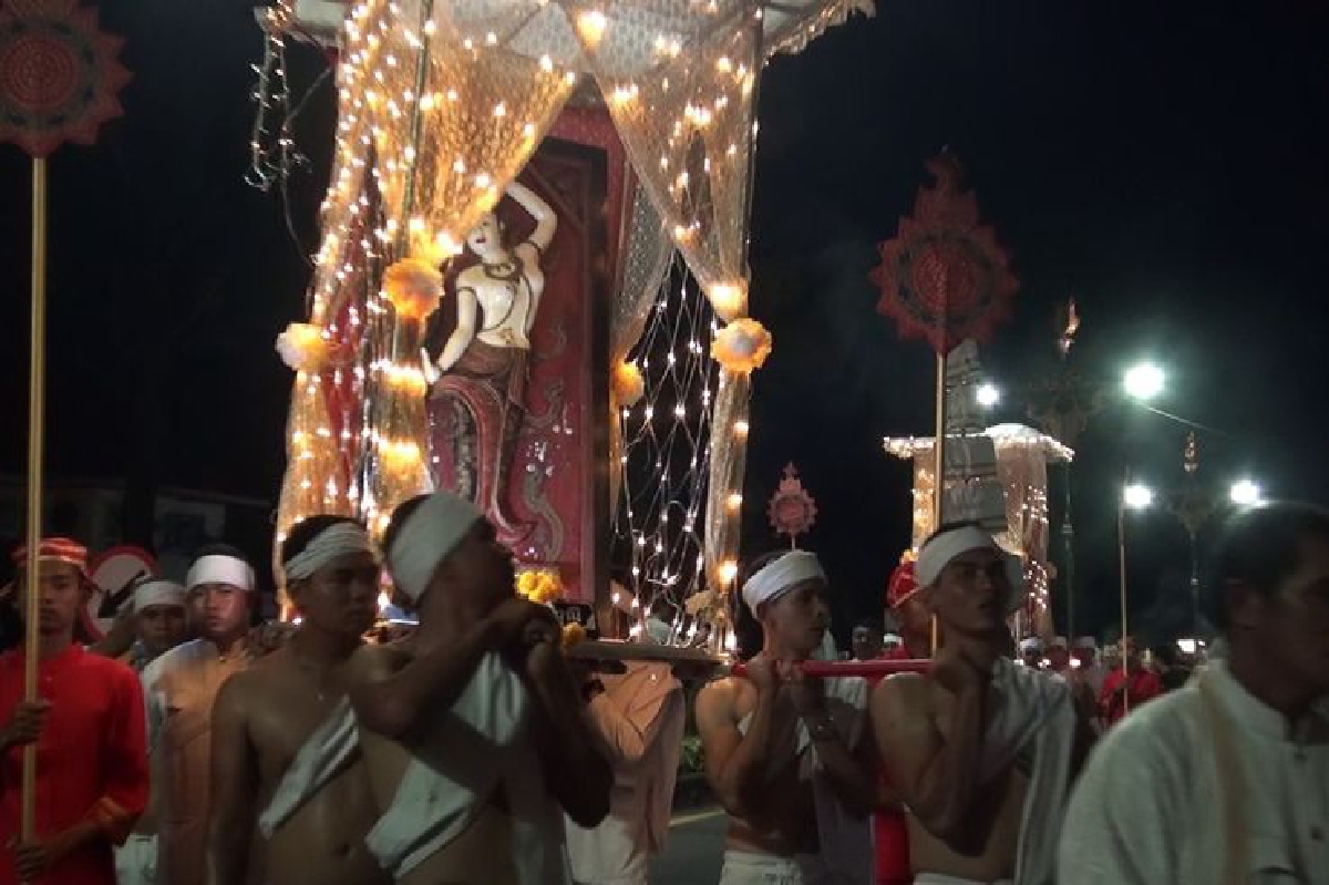 นครศรีฯแห่นางดานประเพณีสงกรานต์หนึ่งเดียวในไทย นครศรีฯแห่นางดานประเพณีสงกรานต์หนึ่งเดียวในไทย