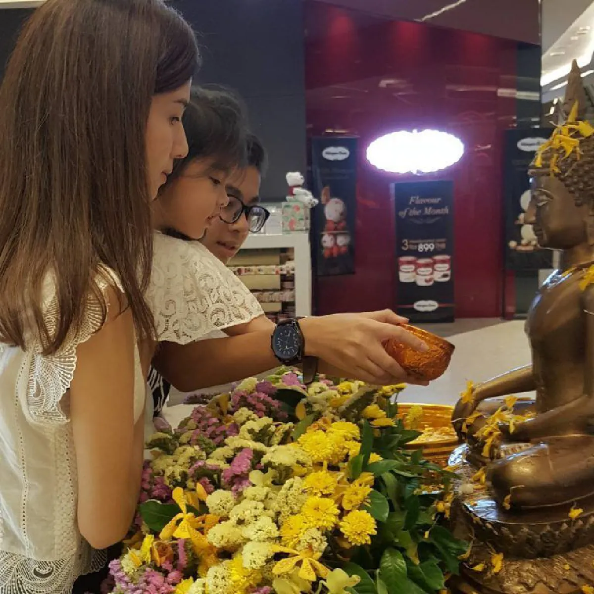 น้องมะลิ โชว์ร้องเพลง "เริงสงกรานต์" เนื้อไม่เป๊ะแต่ความน่ารักจัดเต็ม