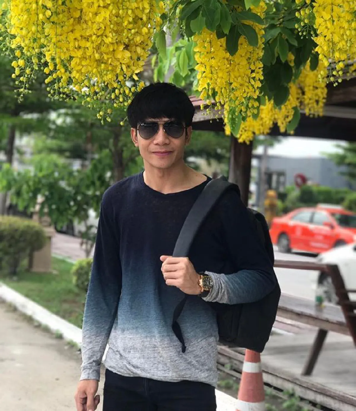 สงกรานต์ที่บ้านเฮา! ก้อง ห้วยไร่ กลับอีสานใช้ชีวิตสุขสบายกับครอบครัว