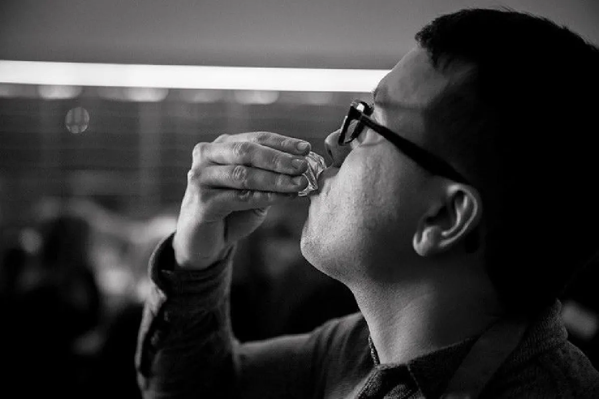 ลืมขวดน้ำพลาสติกไปเลย! พบหยดน้ำกินได้จากแลปอังกฤษ