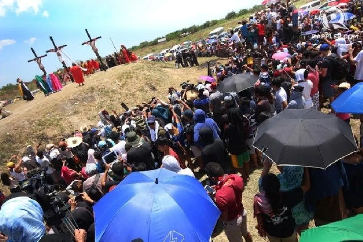 ชมพิธีจำลองตรึงกางเขน เนื่องในวันกู๊ด ฟรายเดย์ ของฟิลิปปินส์