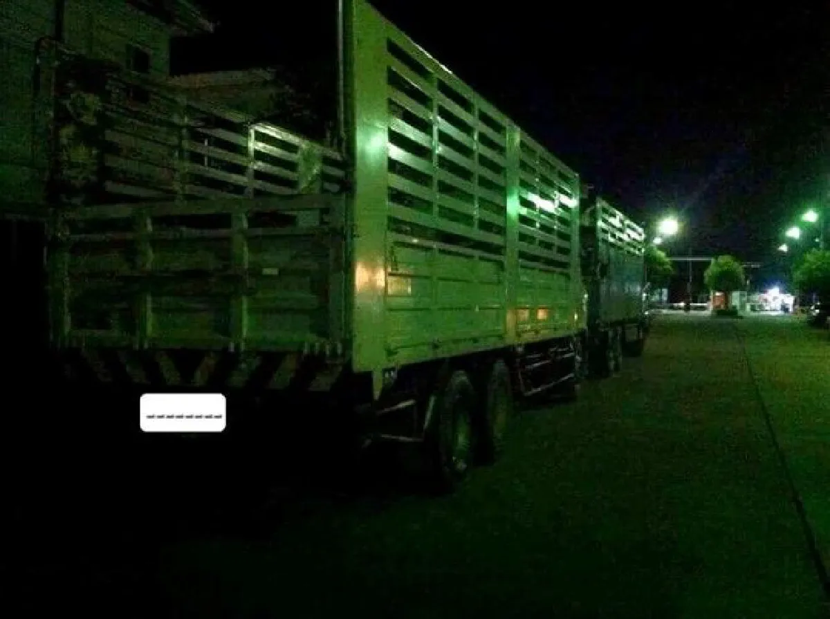 วิจารณ์สนั่น!หนุ่มโวยเพื่อนบ้านจอดรถสิบล้อขวางถนนหมู่บ้าน