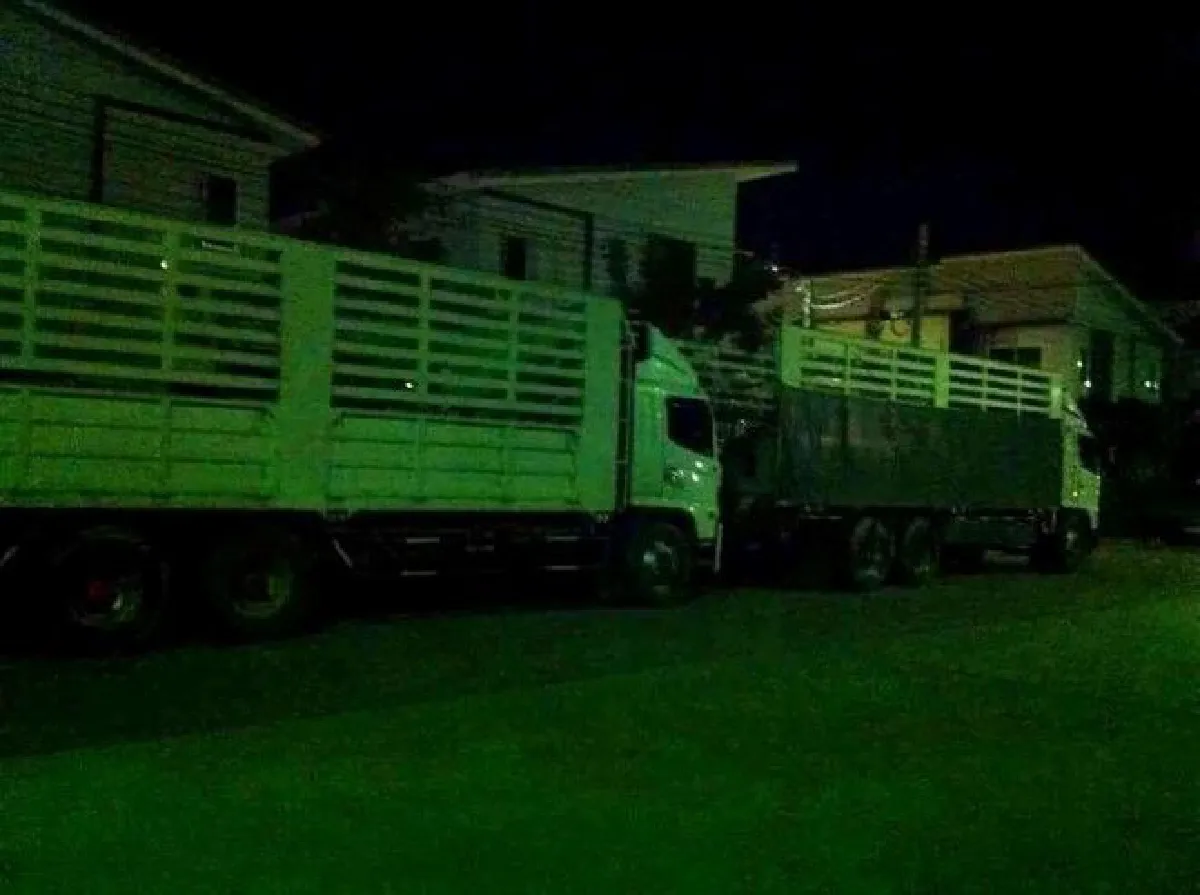 วิจารณ์สนั่น!หนุ่มโวยเพื่อนบ้านจอดรถสิบล้อขวางถนนหมู่บ้าน