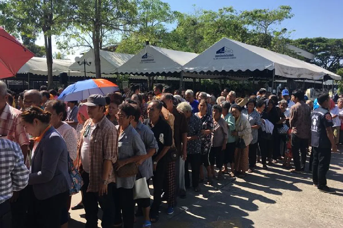 เศรษฐีใจบุญเมืองนครศรีฯแจกเงินผู้สูงอายุเป็นปีที่24