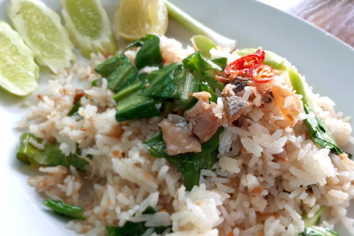 ตำลึงทอง รสเด็ดย่านสนามหลวง 2 ตำลึงทอง รสเด็ดย่านสนามหลวง 2