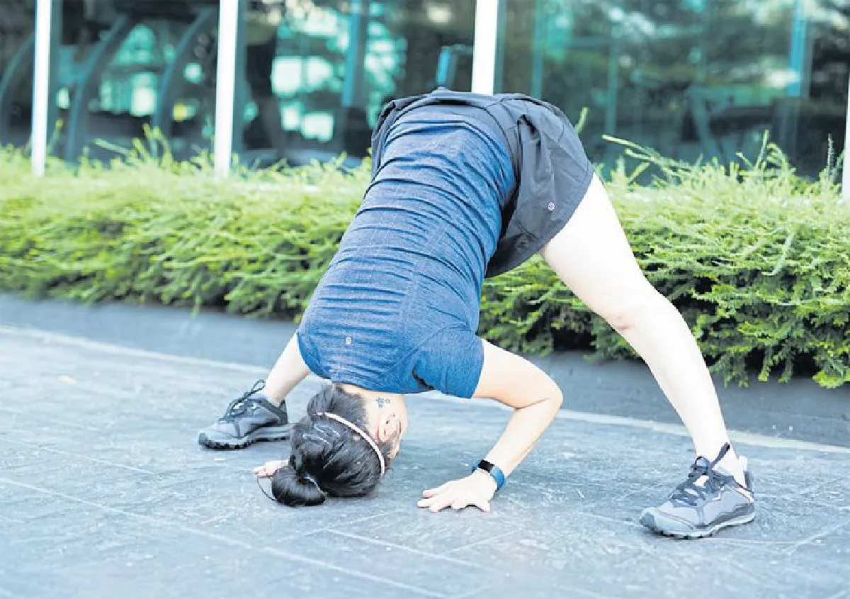 Pre Run Yoga : Dynamic Side Lunge (Skandasana)