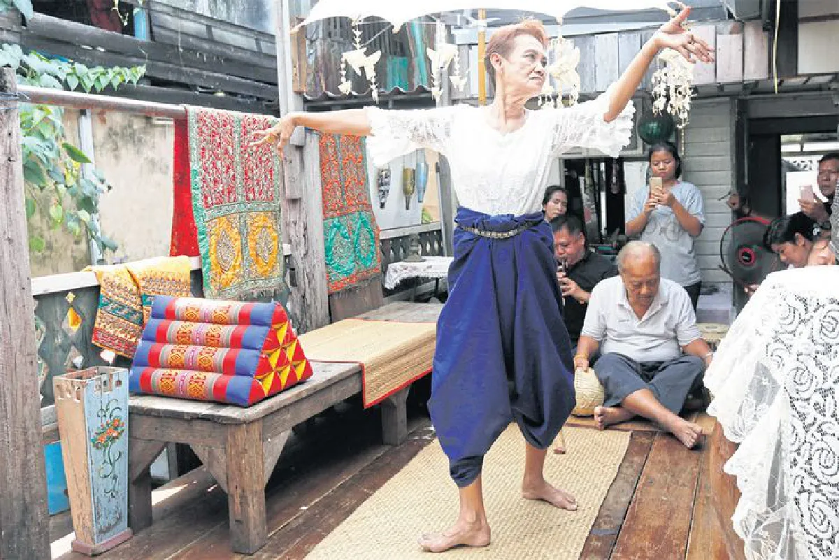 รื่นเริงดนตรี เปรมปรีดิ์อาหาร ณ ย่านนางเลิ้ง