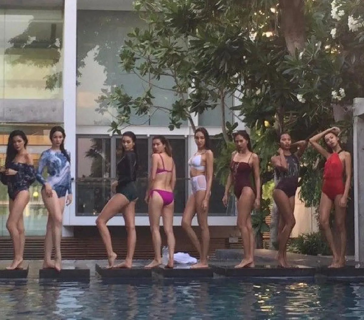 ทีมคริส อวดหุ่นเเซ่บ เที่ยวทะเลหัวหิน